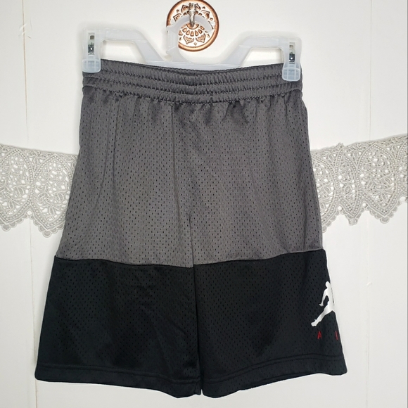 Nike Jordan boy's mesh basketball shorts medium NWT - Picture 1 of 5